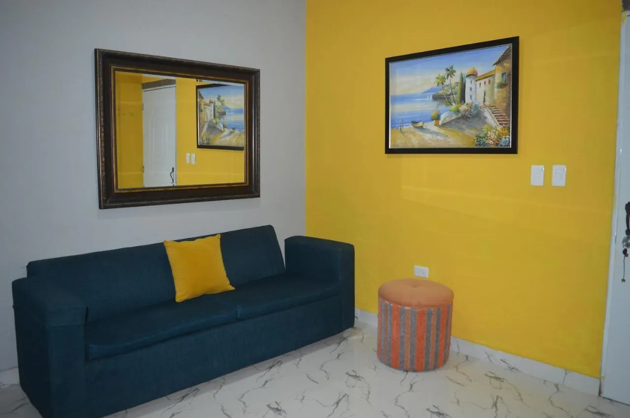 Apartamento Amueblado Caribe: Convenient Airport Retreat Santo Domingo Apartment