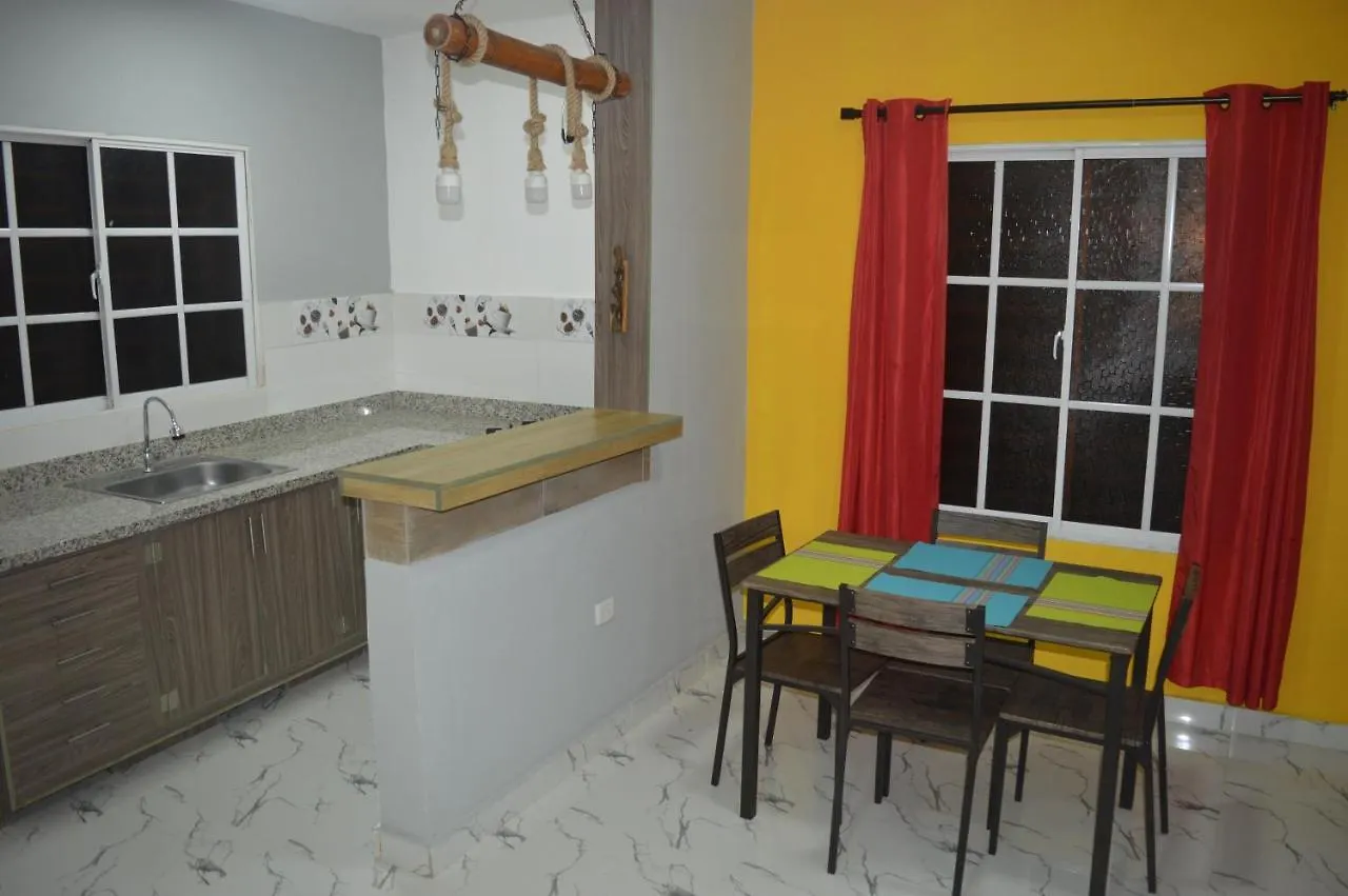 Apartamento Amueblado Caribe: Convenient Airport Retreat Santo Domingo