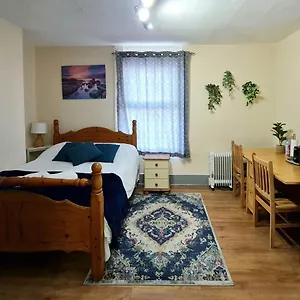 Lovely Private Near Central London